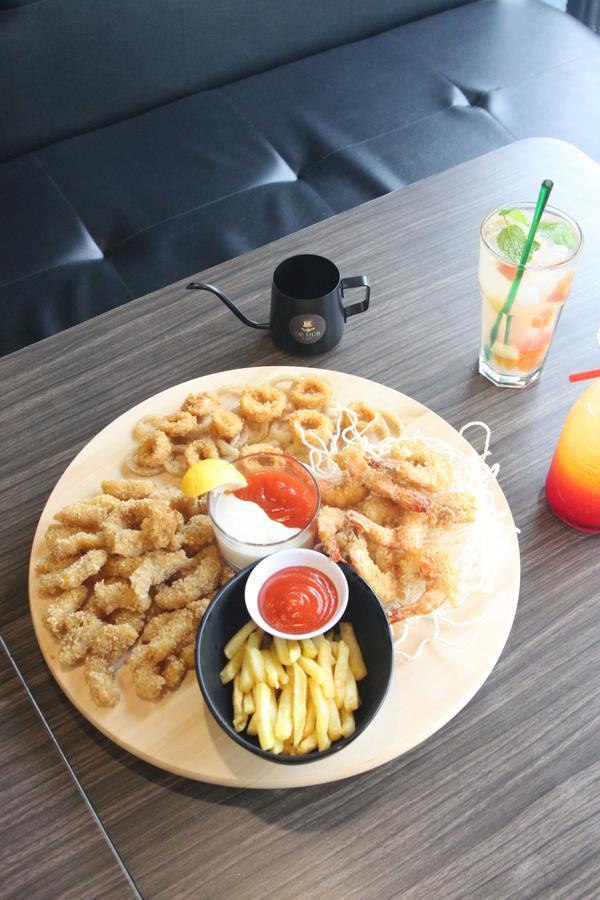 The Lively Hotel Kualanamu Medan Ngoại thất bức ảnh